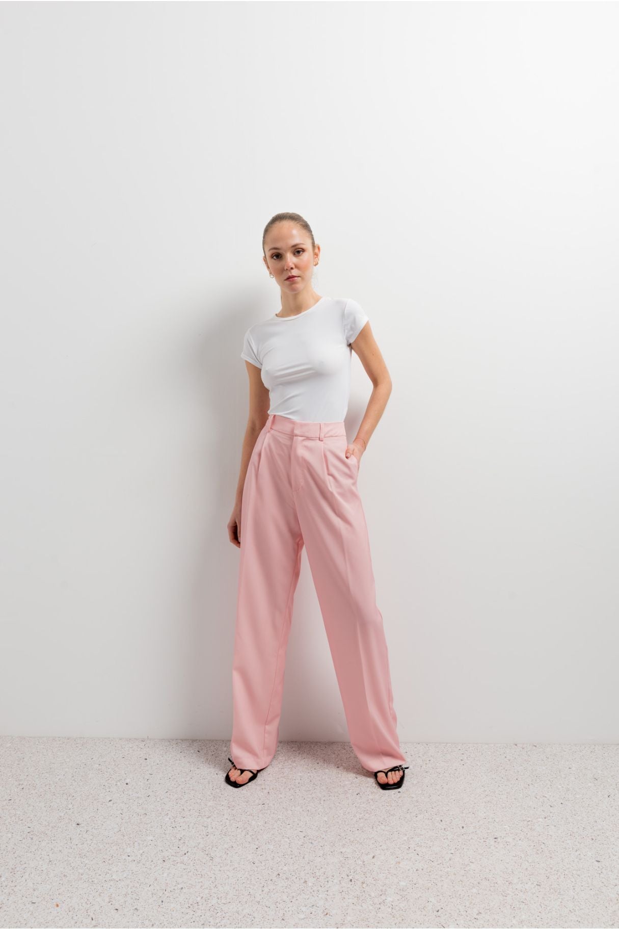 Pantalón rosa pinzas . - ZeniShop 