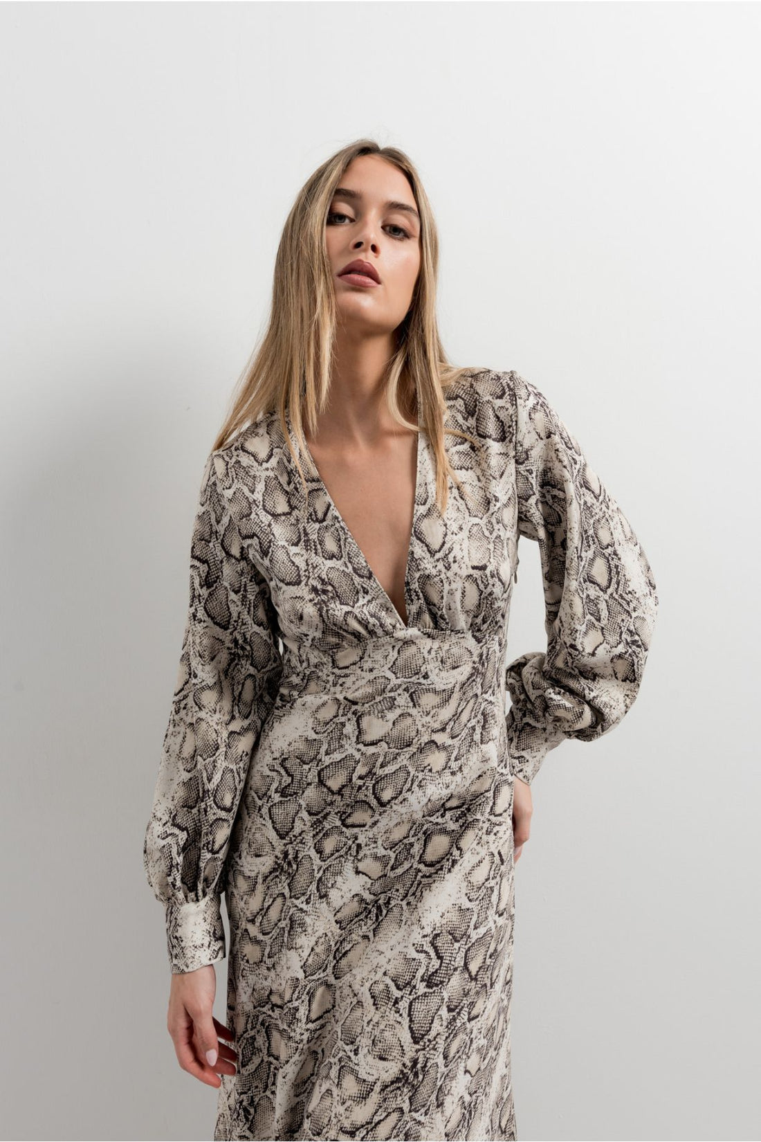 Vestido satinado midi serpiente - ZeniShop 