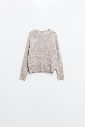 Q2 Basic Knited Crew Neck Sweater en color beige