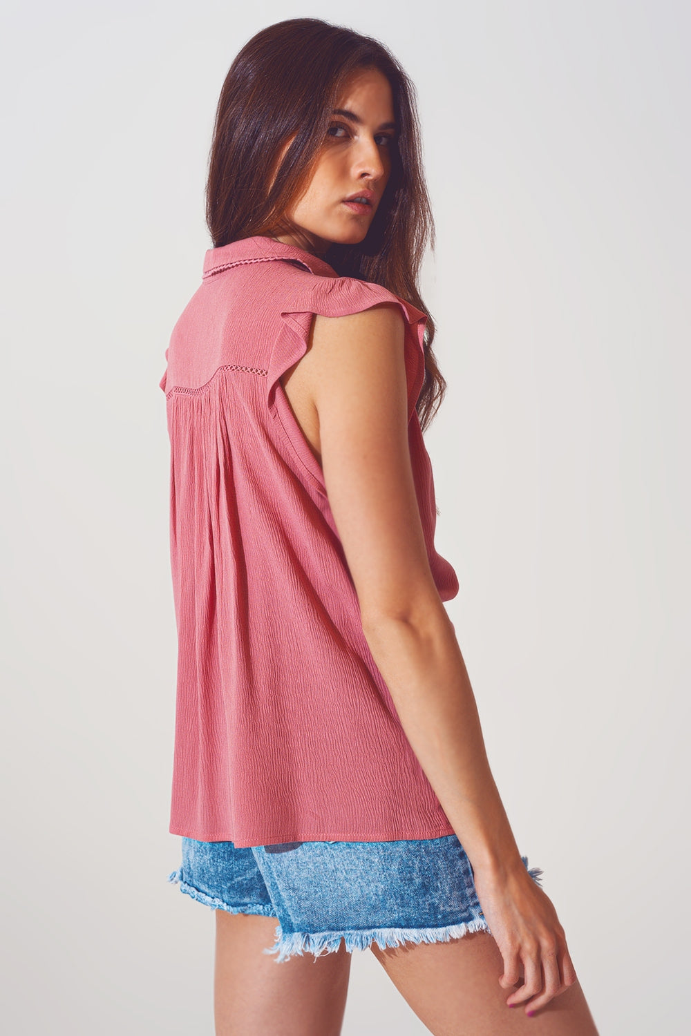 Q2 Blusa con volantes en la manga corta en rosa