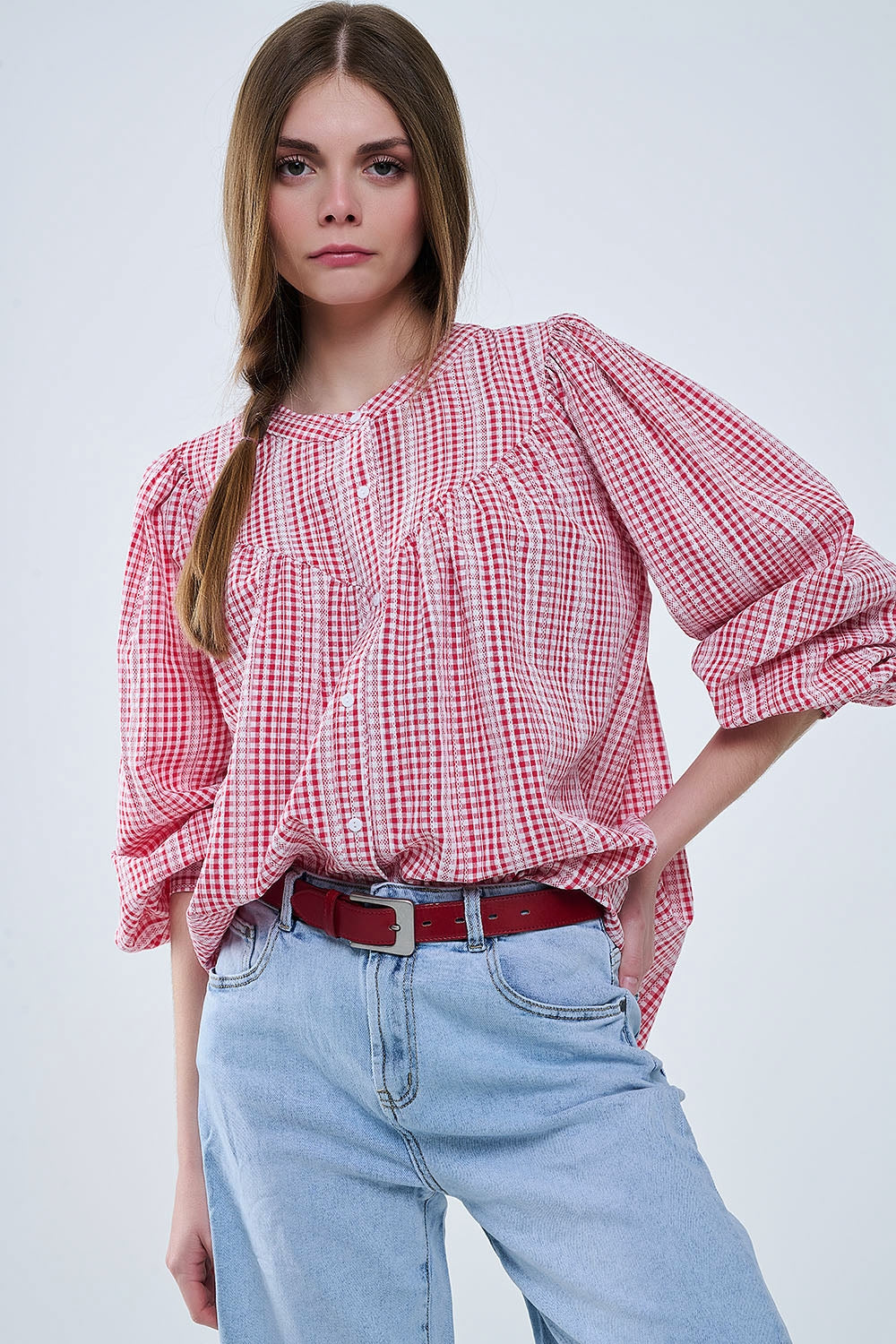 Q2 Blusa de cuadros rojos y blancos sin cuello y mangas anchas