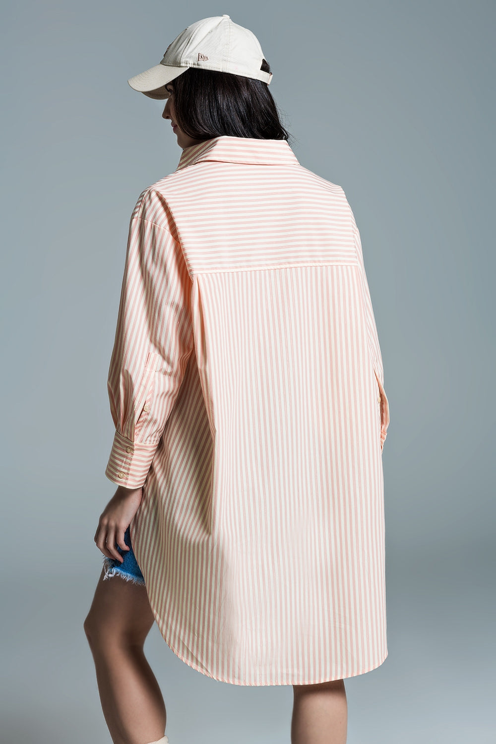 Q2 Blusa oversize naranja claro con rayas blancas