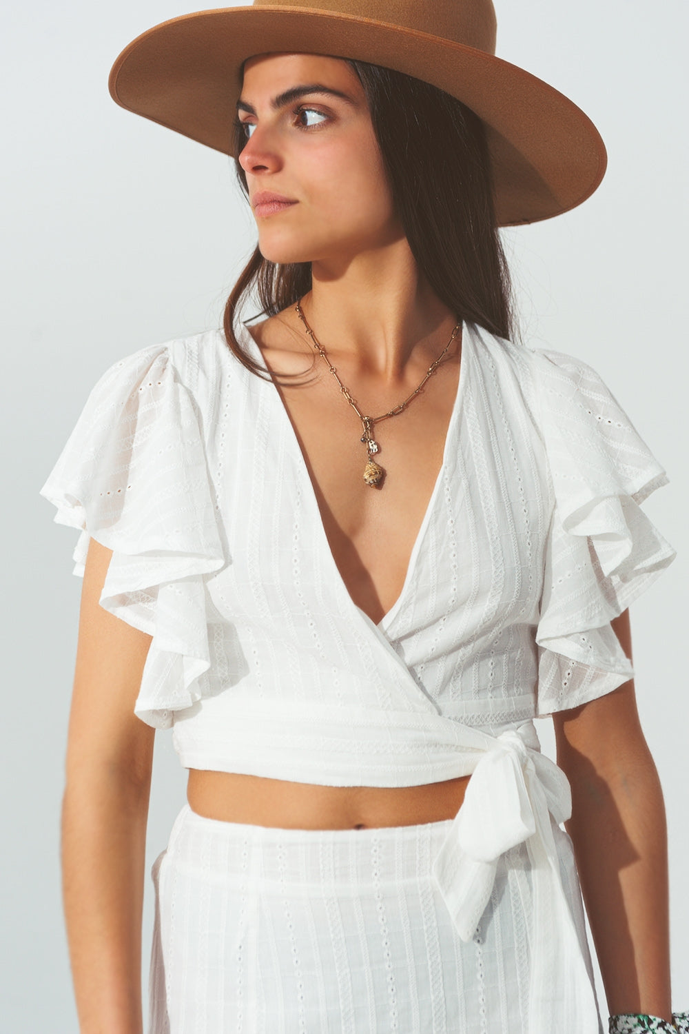 Q2 Broderie Wrap Crop Top en Blanco