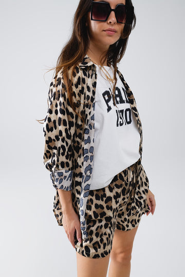 Q2 Camisa con estampado de leopardo y mangas largas