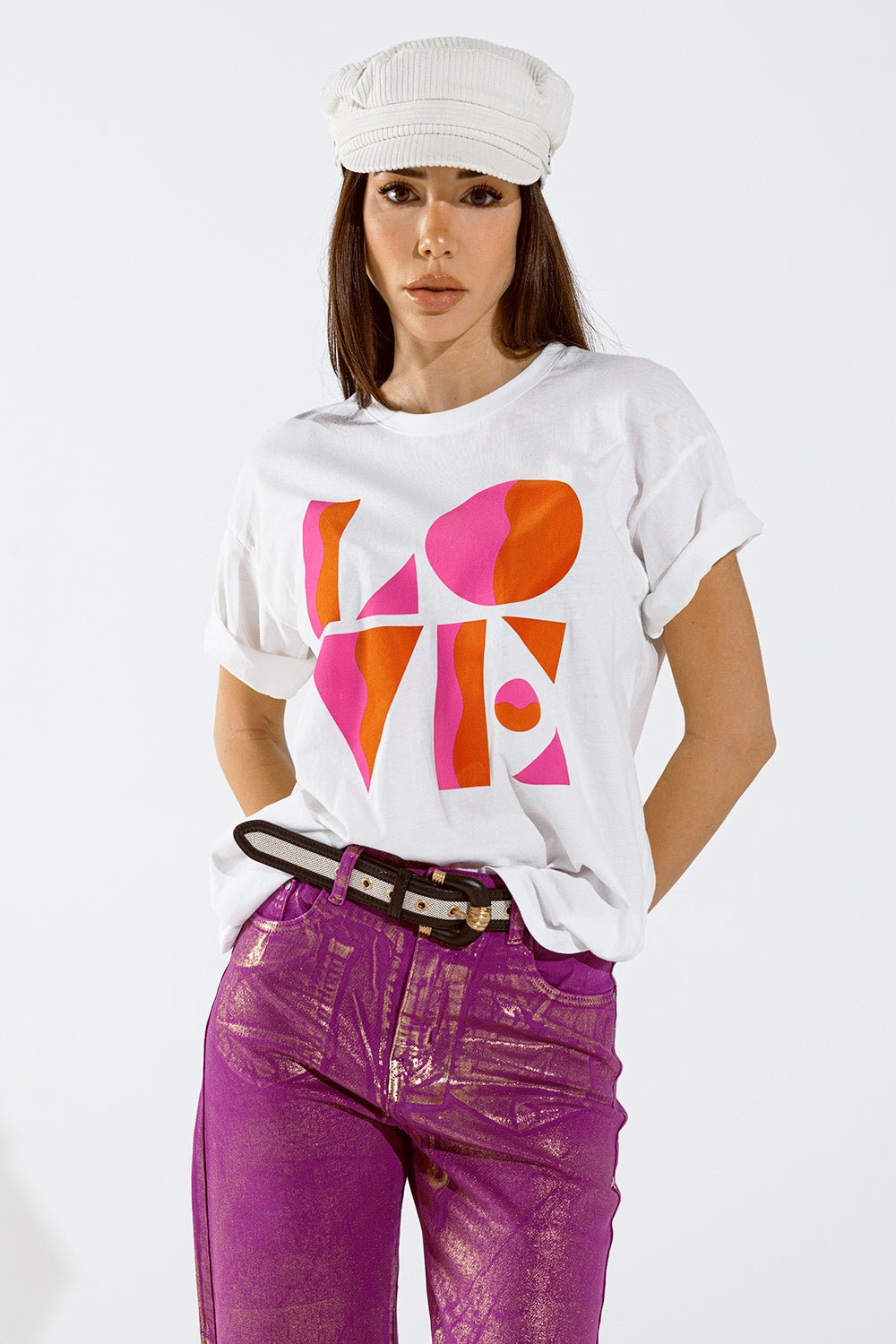 Q2 Camiseta con estampado digital LOVE art deco en blanco