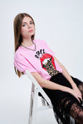 Q2 Camiseta gráfica Pink Rebel con estampado de leopardo en la lengüeta