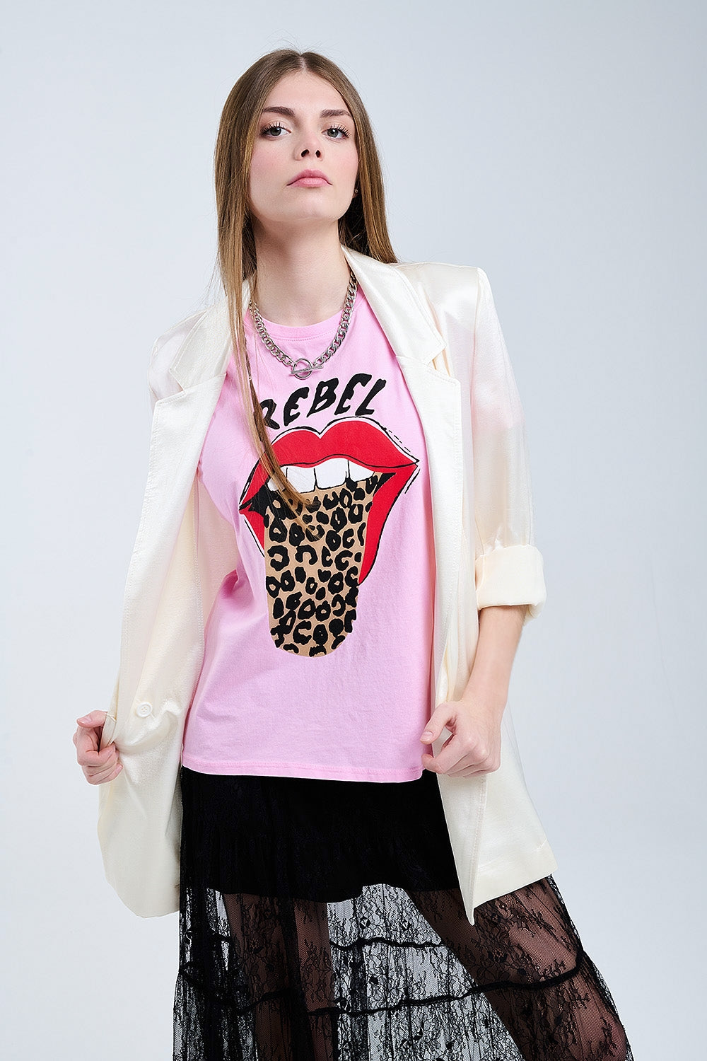 Q2 Camiseta gráfica Pink Rebel con estampado de leopardo en la lengüeta