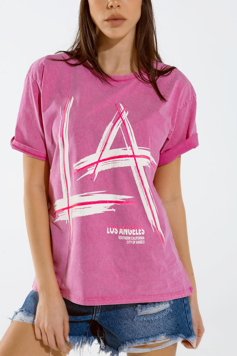 Q2 Camiseta oversize fucsia estampada LA Los Angeles en blanco y fucsia