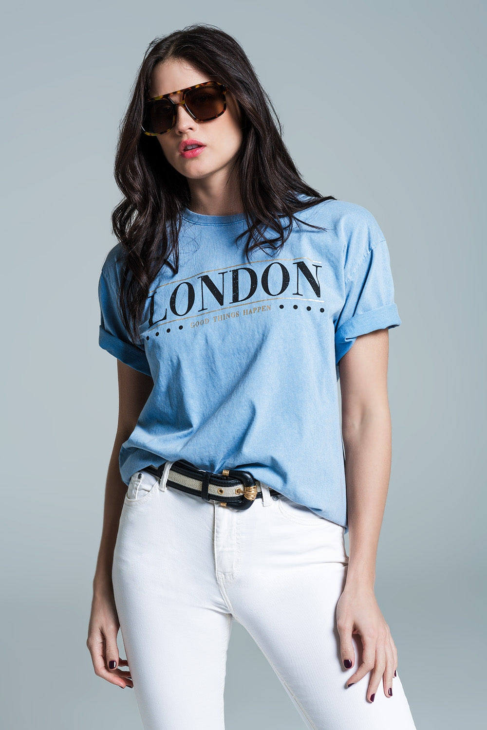 Q2 camiseta relaxed fit en baby bue lavado con logotipo de londres