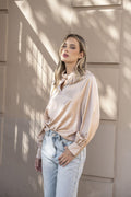 Blusa raso beis cuello nudo . - ZeniShop 