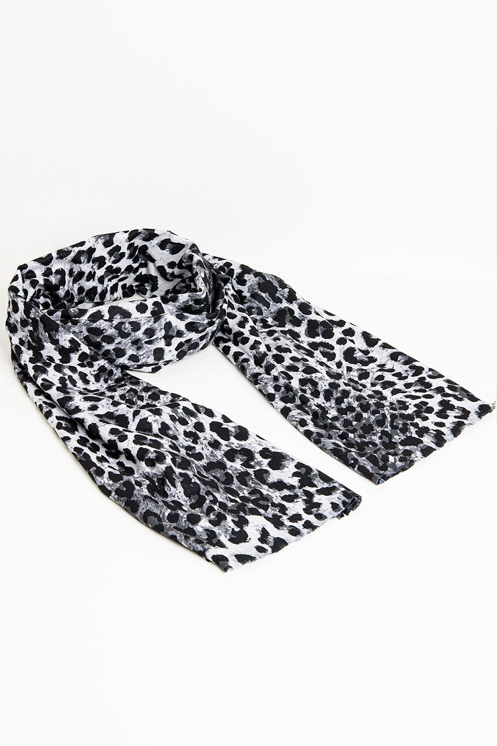 Q2 Fino pañuelo tejido con estampado de leopardo en gris